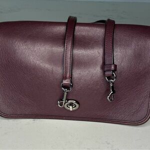 COACH Limited Edition 57325 Turnlock Crossbody Burgundy Leather